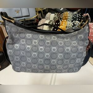 Vintage Salvatore Ferragamo shoulder bag